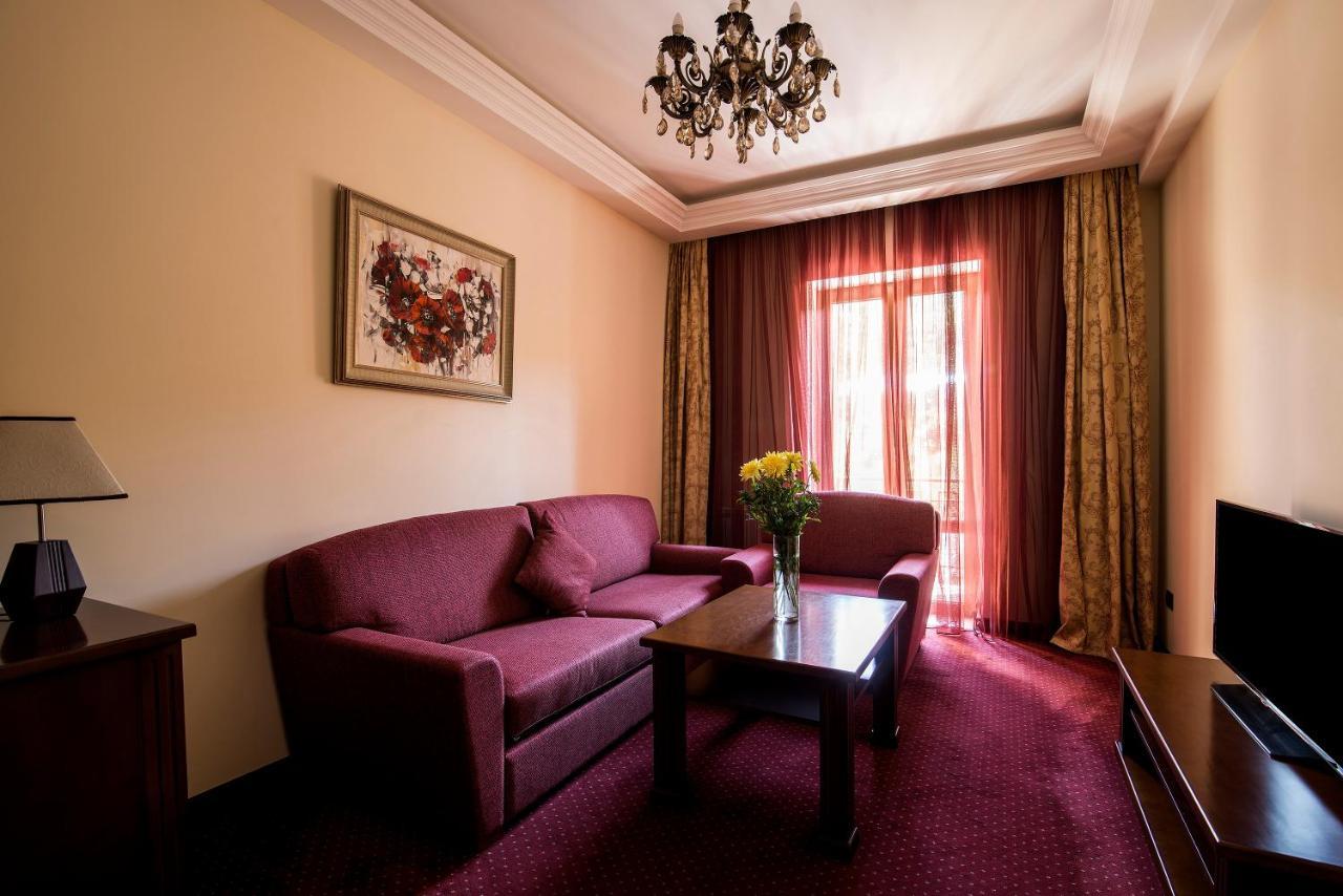 Elegant Hotel & Resort Tsaghkadzor Bagian luar foto